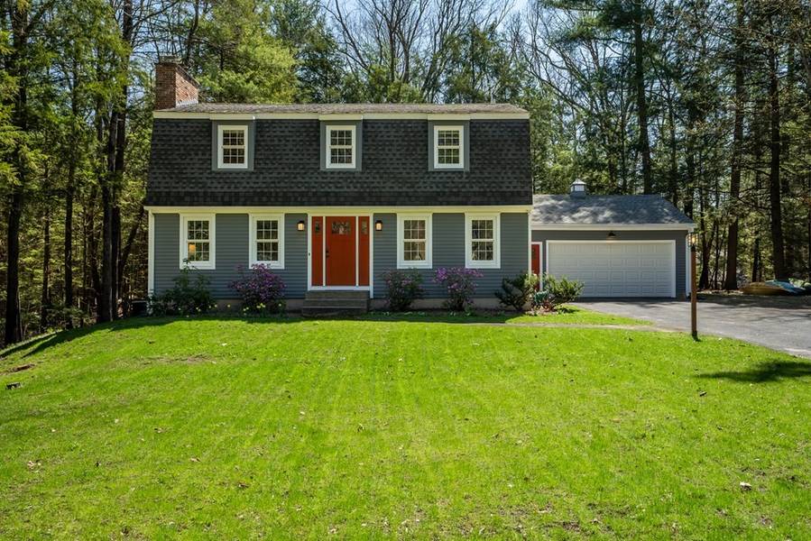 19 Pebble Ridge Rd, Amherst, MA 01002