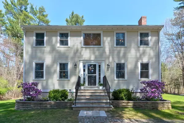 17 Harvestwood Dr, West Bridgewater, MA 02379