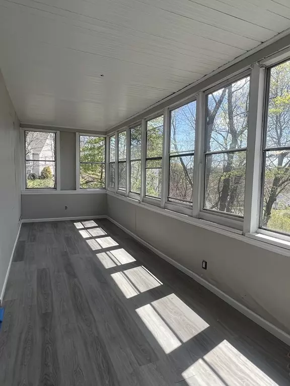 Saugus, MA 01906,3 Burrill St