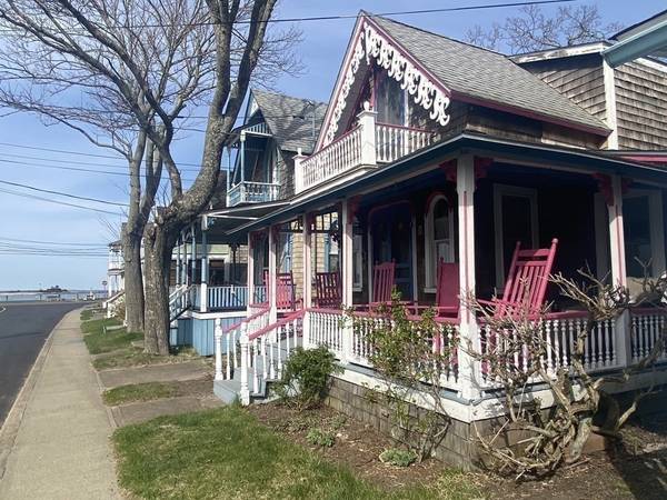 Oak Bluffs, MA 02557,8 Siloam Avenue