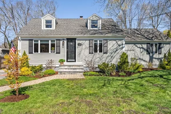 169 Pond St, Cohasset, MA 02025