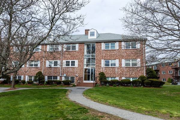 35 Fernview Ave #1, North Andover, MA 01845