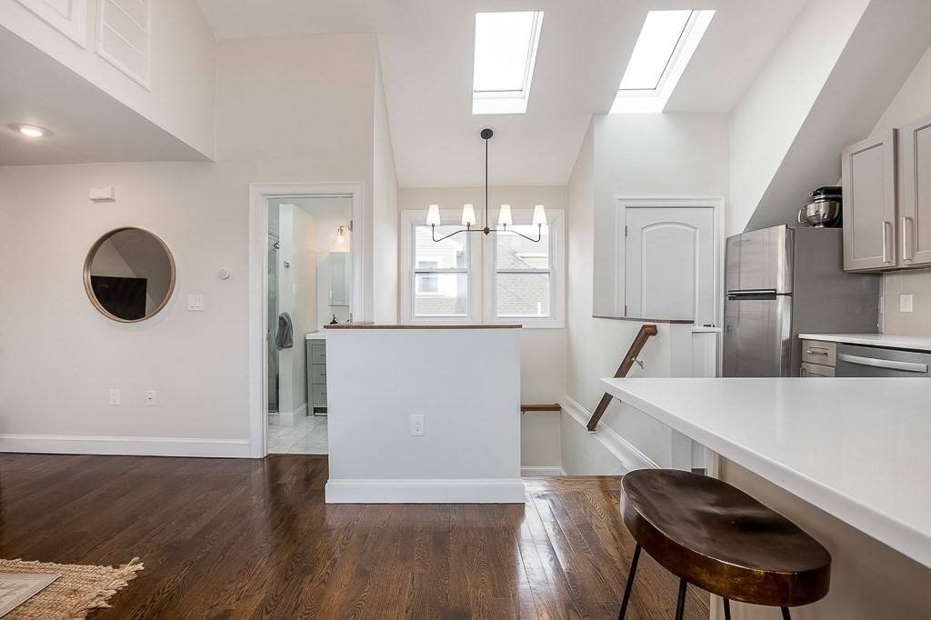 Newton, MA 02464,202 Elliot Street #3