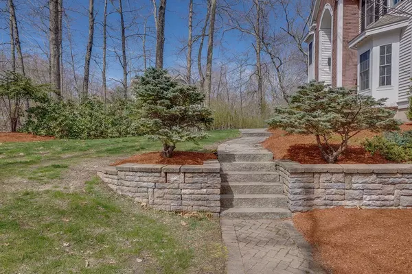 Windham, NH 03087,2 Quail Run Road