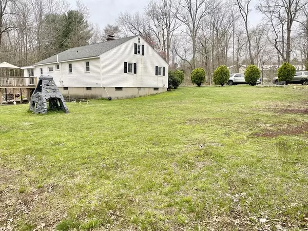 Sutton, MA 01590,40 Marble Rd