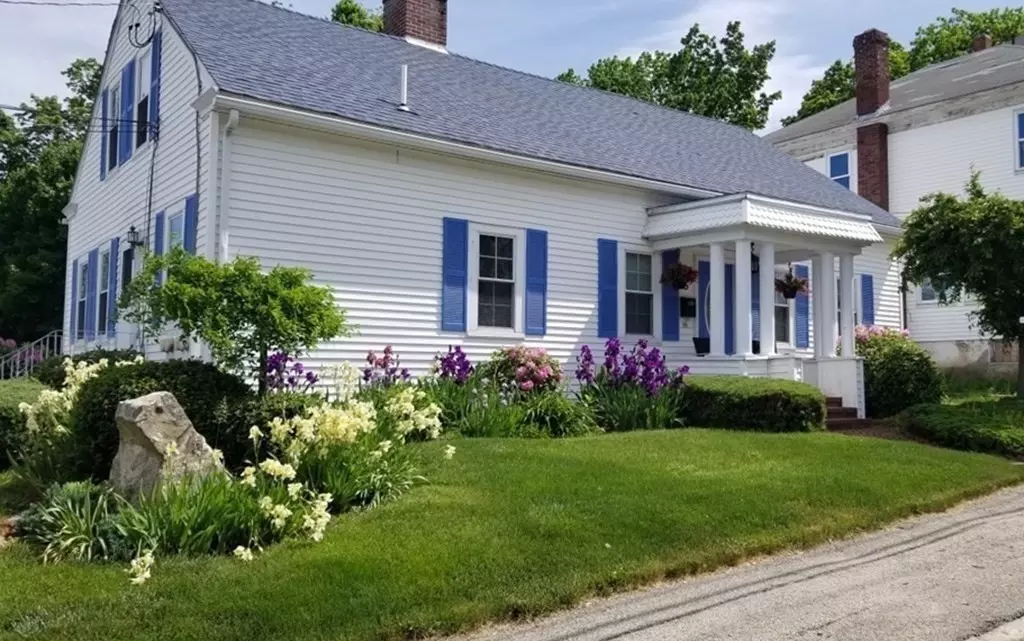 Webster, MA 01570,5 Lake Street