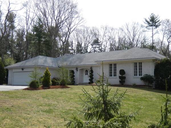 11 Candleberry Ct, Seekonk, MA 02771