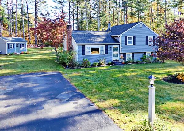 21 Great Meadow Dr, Carver, MA 02330