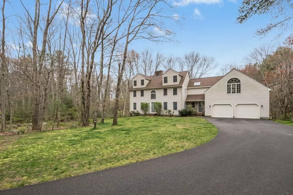 Upton, MA 01568,139 South St