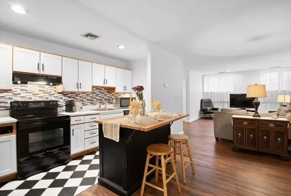 10 Weston Ave #113, Quincy, MA 02170