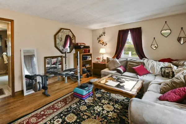 Paxton, MA 01612,7 Orchard Drive