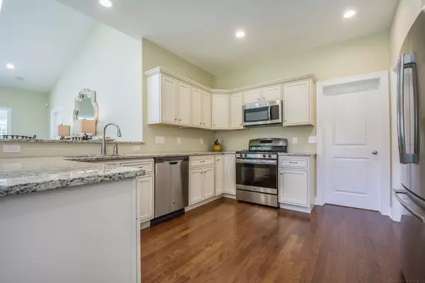 Millbury, MA 01527,66 Park Hill Ave #34
