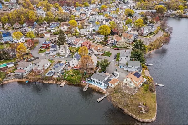 10 Lake View Pl, Lynn, MA 01904