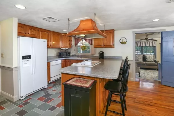 Swansea, MA 02777,184 Kispert Ct