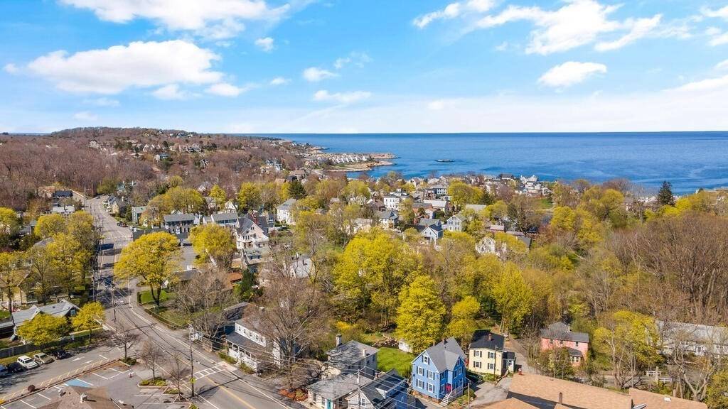 Rockport, MA 01966,22 Railroad Ave