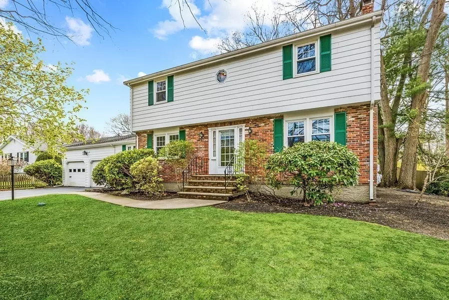 35 Marisa Dr, Braintree, MA 02184