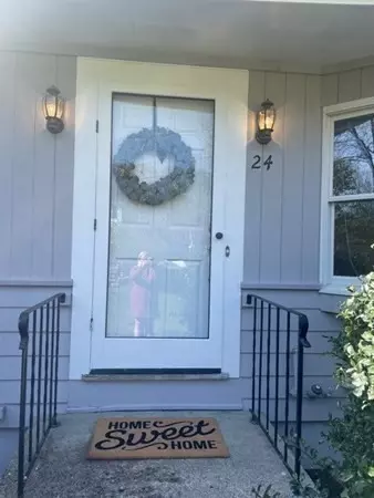 Southborough, MA 01772,24 Gilmore Rd