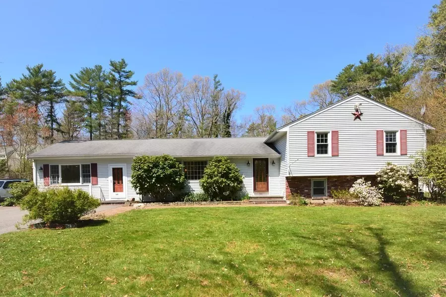 591 High St, Hanson, MA 02341