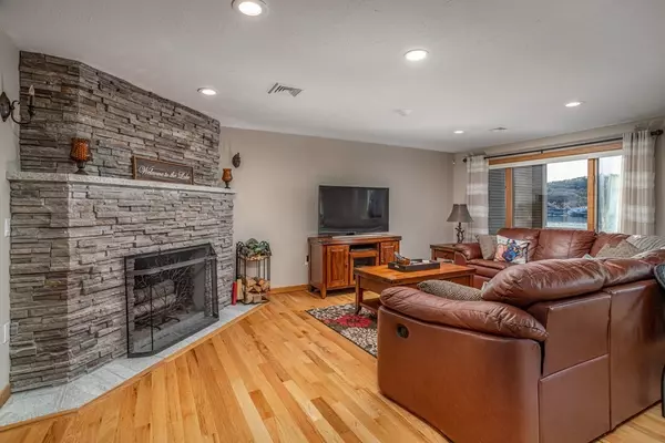 Laconia, NH 03246,94 Lucerne Ave #1