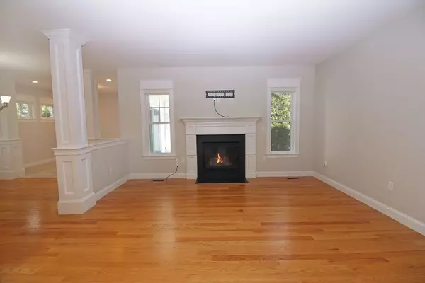 Natick, MA 01760,7 Garfield St #7