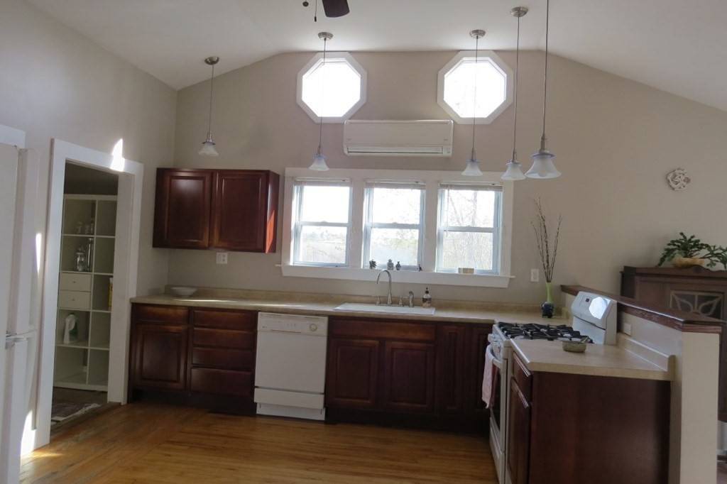 27 Whittier St #2, Haverhill, MA 01830