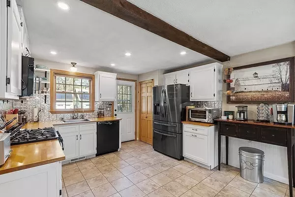 Townsend, MA 01469,8 Ponderosa Drive