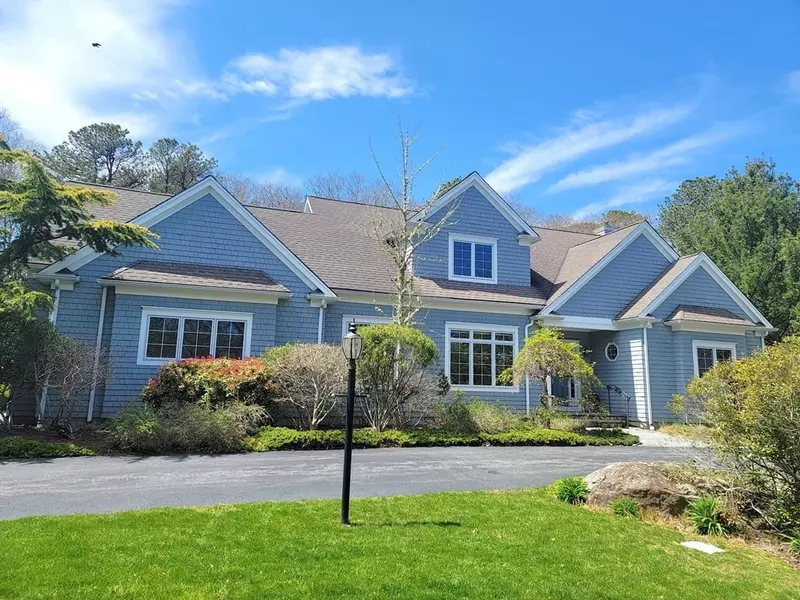 136 Hill And Plain Rd, Falmouth, MA 02536