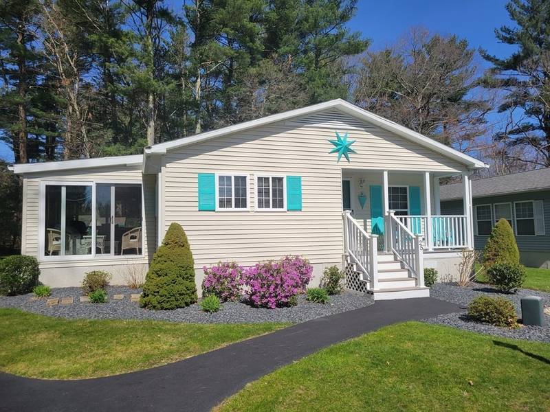 25 Briarwood Circle, Bridgewater, MA 02324