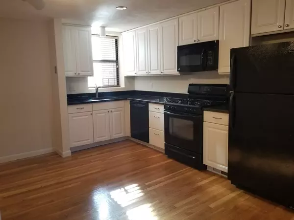 Boston, MA 02108,82 Myrtle #3