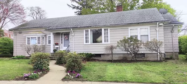 31 Milton St, Fall River, MA 02720