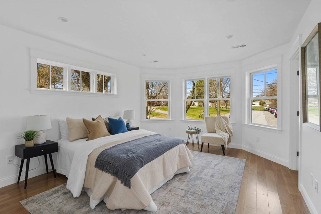 Newton, MA 02466,148 Pine St. #1