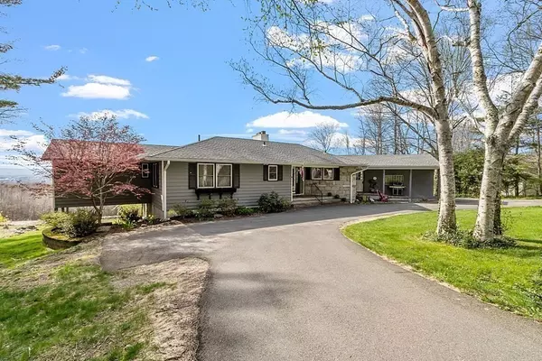 49 Arnold Rd, Pelham, MA 01002