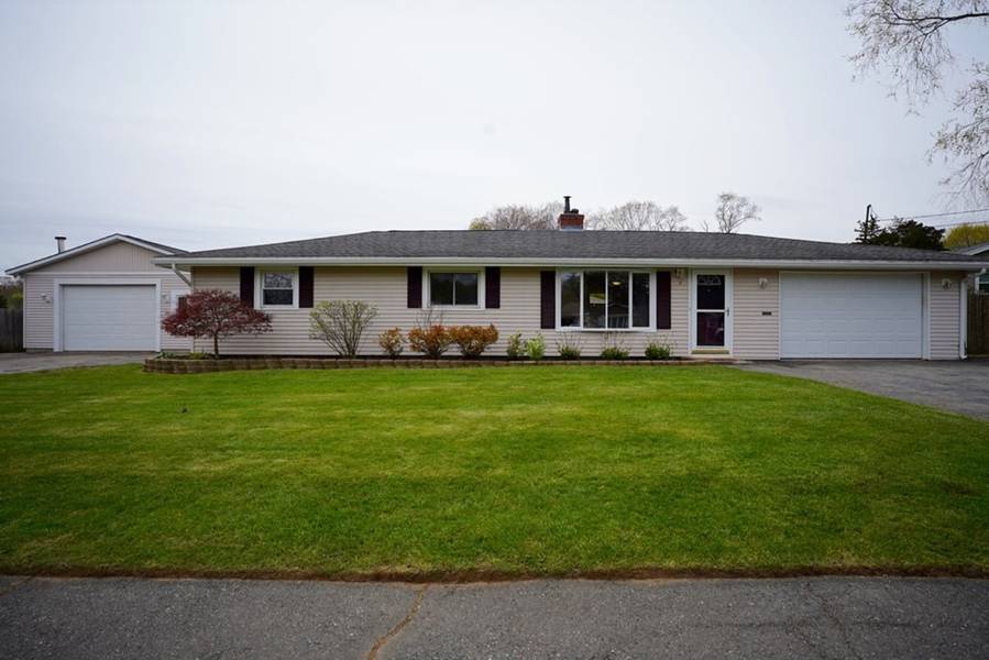 16 Andover Rd, Beverly, MA 01915