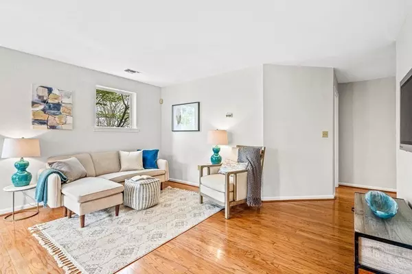 Boston, MA 02132,97 Anderer Lane #108