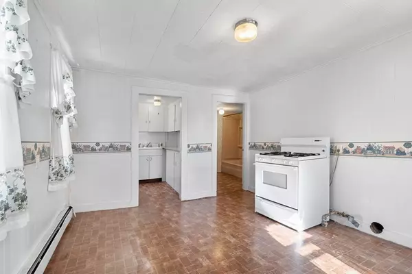 Amesbury, MA 01913,3-5 Cammetts Ct