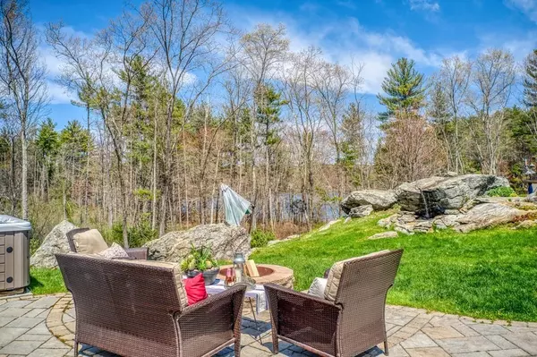 Windham, NH 03087,11 Moeckel Rd.