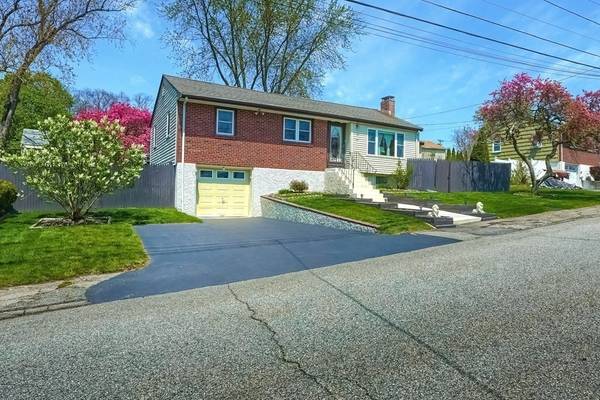 Holbrook, MA 02343,29 Rose Way