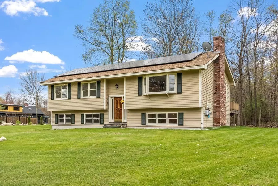 7 Gilchrist Rd, Townsend, MA 01469