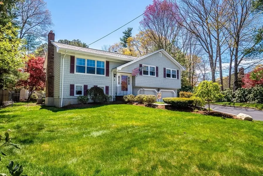 4 Squire Court, Walpole, MA 02032