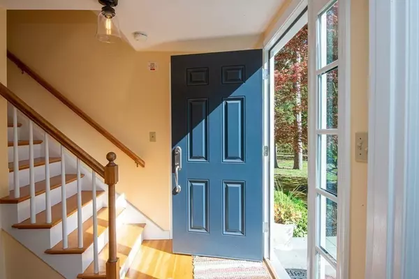 Hamilton, MA 01982,6 Carriage Lane