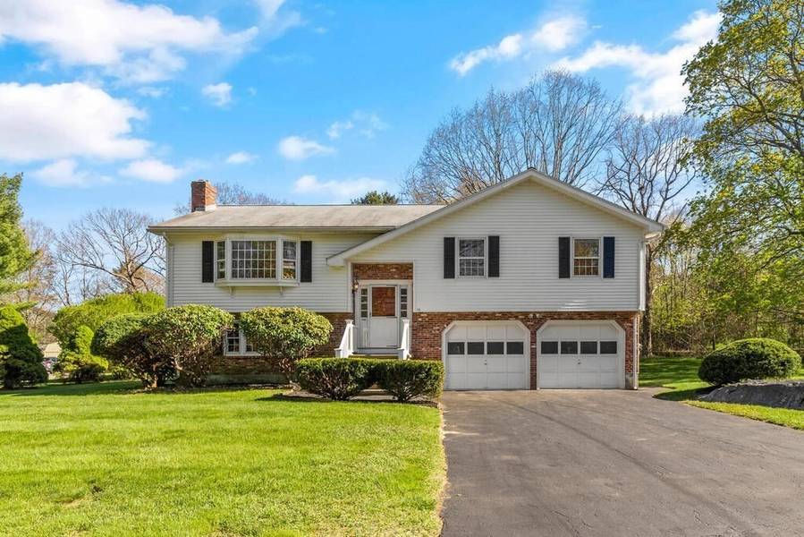 15 Driscoll Ln, Beverly, MA 01915