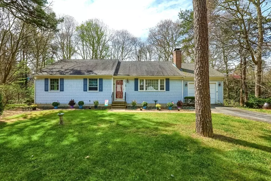 145 Bog Pond Rd, Brewster, MA 02631