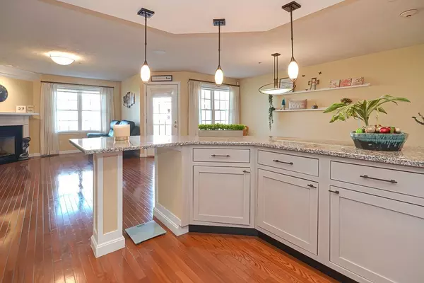Abington, MA 02351,313 Hampton Way #313