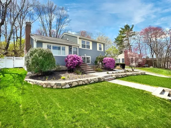 257 Winn St, Burlington, MA 01803