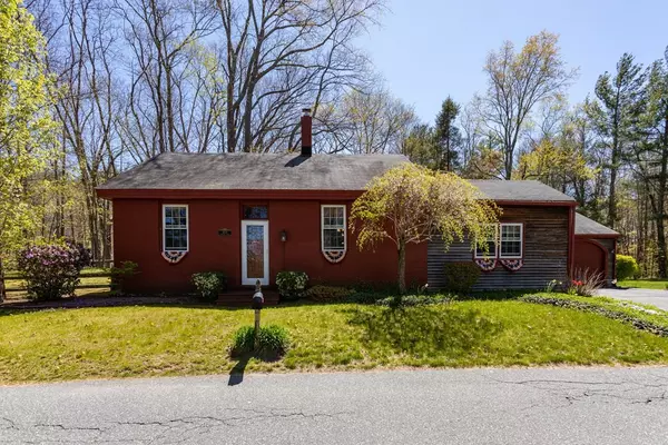 117 Dennison Ln, Southbridge, MA 01550