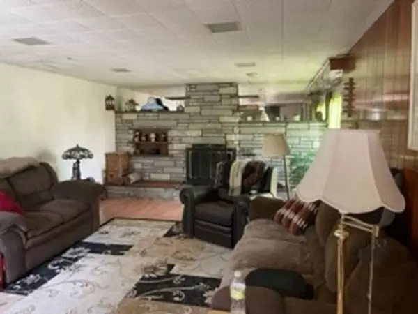 Wareham, MA 02571,14 Mayflower Ave