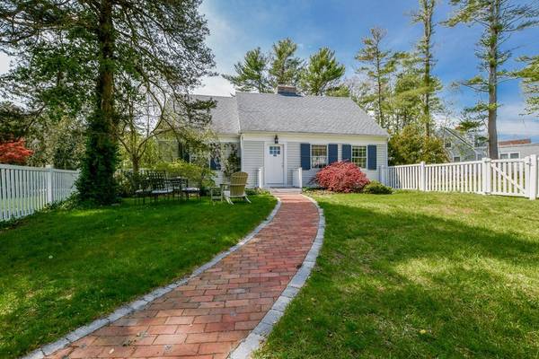 20 Cottage Lane, Marion, MA 02738