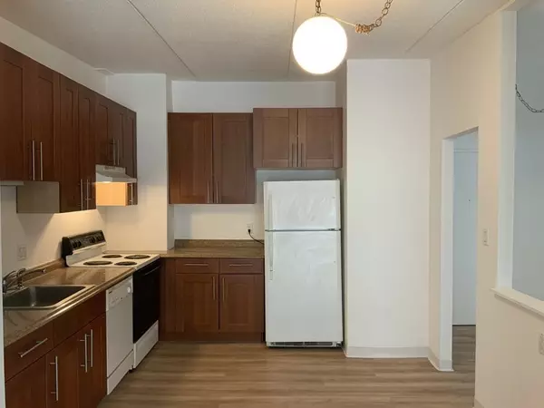 Woburn, MA 01801,80 N Warren St #42