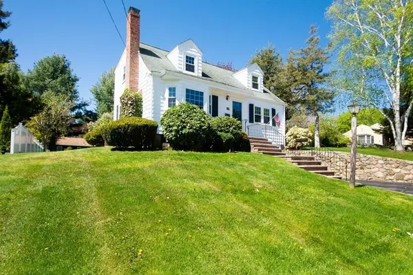 12 Greenleaf Rd, Norwood, MA 02062