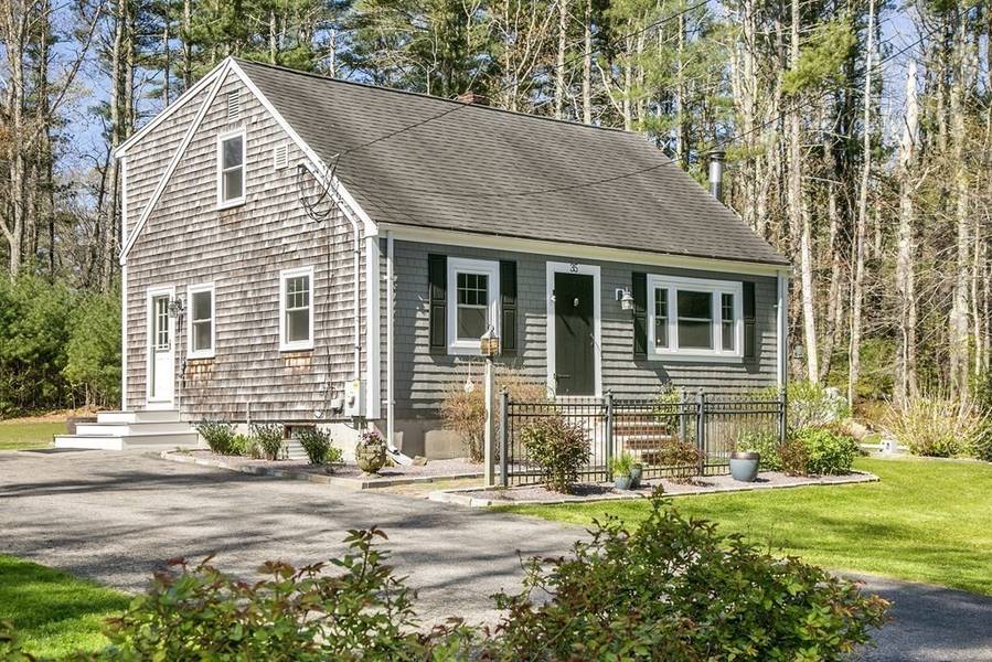 35 Brook Street, Plympton, MA 02367